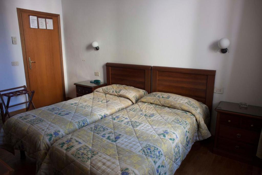 Hotel Savoia E Campana Montecatini Terme Zimmer foto